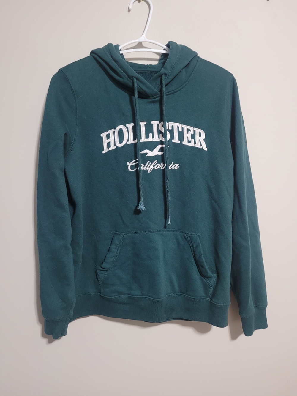 Hollister Women Medium Pullover Hoodie Sweater